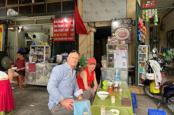 Hanoi's Old Quarter Street Food Experience and Train Street - A stop at Hanoi’s Train Street