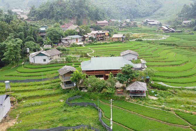 Hanoi - Sapa 2 Days 2 Nights With Fansipan by cable car - Reaching Fansipan by train and cable car