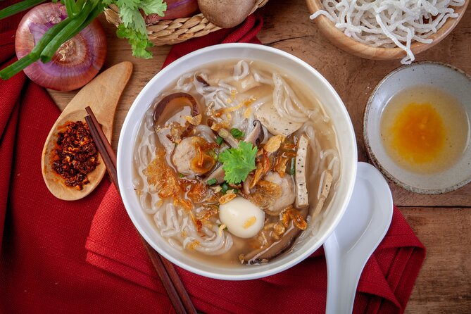 Hanoi Street Eats Evening Small Group Tour - Meeting at 6 pm in the Old Quarter