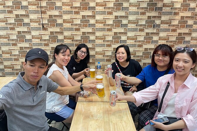 Hanoi Street Eats Evening Small Group Tour - Bia hoi and the bamboo corner