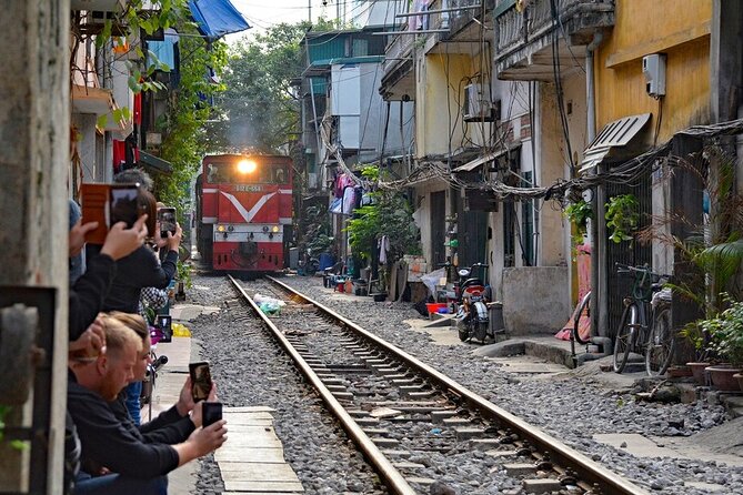Hanoi Street Food Adventure: Train Street & Local Delights - Eating through Hanoi’s Old Quarter