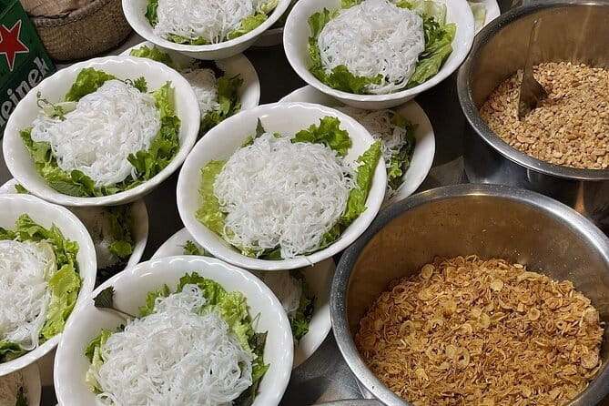 Hanoi Street Food Customized Walking Tour - Meeting your guide in the Old Quarter