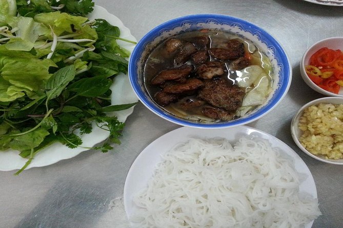 Hanoi Street Food Experience by Walking - Pho and the comfort of a Hanoi classic