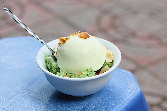 Hanoi Street Food: Small Group Walking Tour with Real Foodie - Egg coffee, sweet soup, and Hanoi’s sweeter side
