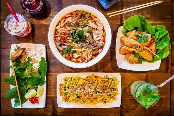 Hanoi street food tour (small group) - Starting in the Old Quarter at lunch or dinner