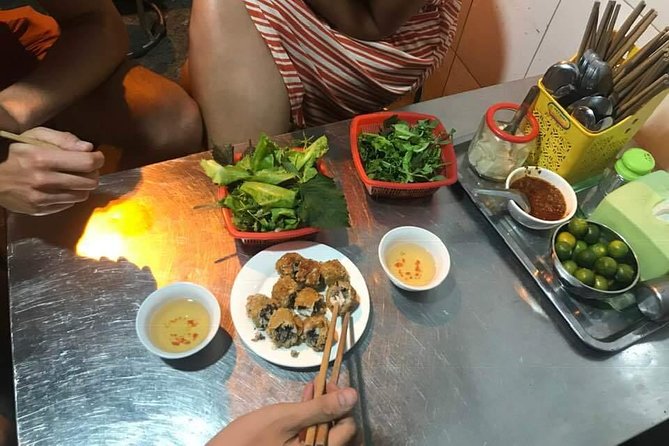 Hanoi street food tour (small group) - Pho cuon in the Old Quarter