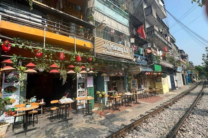 Hanoi street food walking and train street visit - Eating your way through the Old Quarter