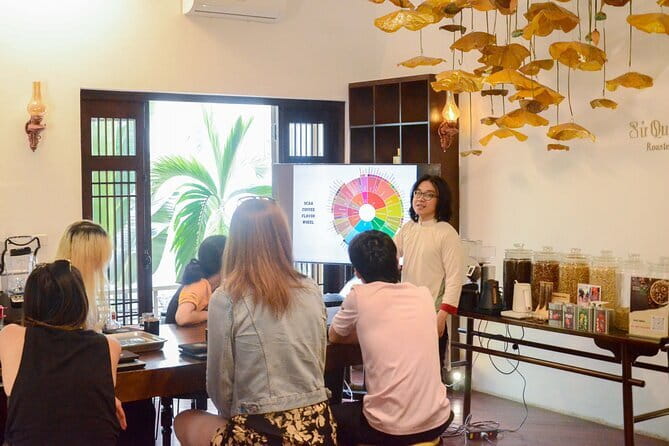Hanoi Tea Workshop: Specialty Fresh Lotus Tea from West Lake - Starting at Su Quan Roastery in Ba Dinh