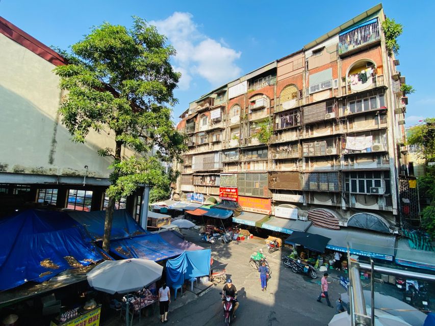 Hanoi: Vegan Street Food & Stories - The local restaurant stop and a varied plate