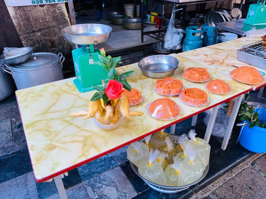 Hanoi: Vegan Street Food & Stories - A hidden beer stop and a final sweet finish