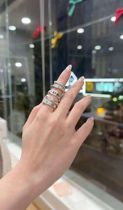 Hanoi: Vietnam Gemstone Silver Clay Ring Workshop - Shaping the ring with a personal tutor