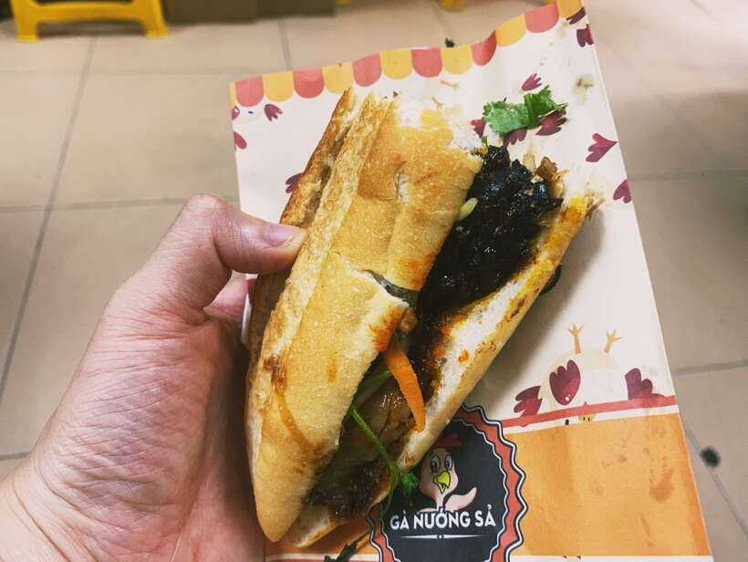 Hanoi: Vietnamese Street Food Tour with Egg Coffee - A friendly guide matters more than a fixed menu