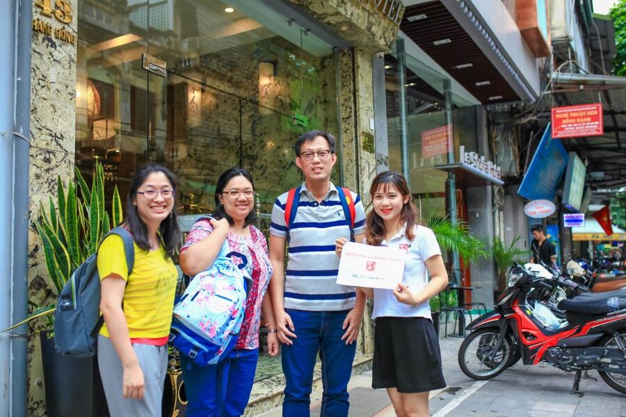 Hanoi Walking Street Food Tour & Cyclo Ride - The 40-minute cyclo ride around Hoan Kiem