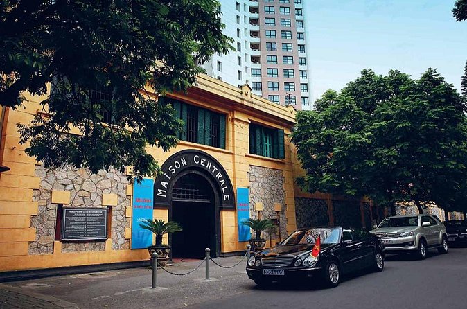 Hanoi War Sites Walking Tour - The guide makes the difference