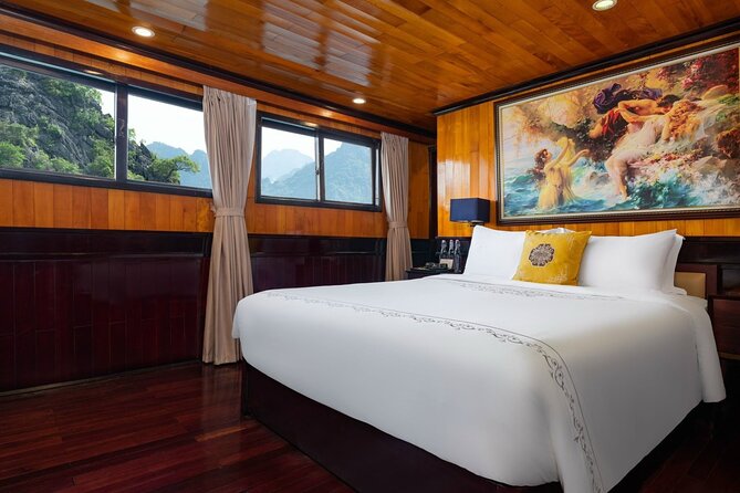HERA CLASSIC Boutique Cruise Halong Bay 2 Days 1 Night Trip - Titov Island and the final views