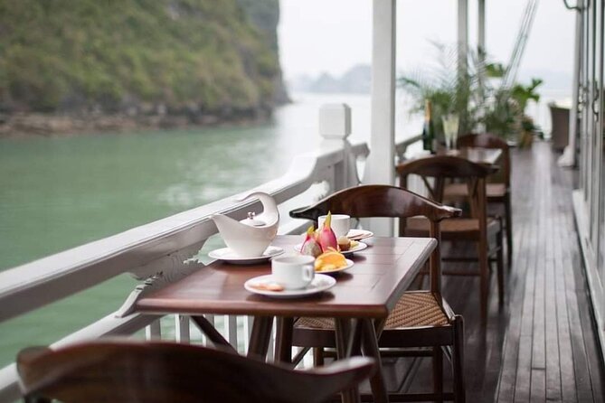 Hera Classic Cruise 2 Days 1 Night Halong Bay With BALCONY CABINS - Meals, service, and the onboard mood