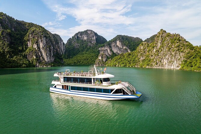 Hercules Grand Day Cruise Tour, Sung Sot Cave,Titop, Luon Cave - The Hercules cruise and its three decks