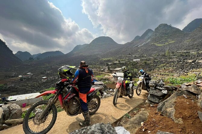 High Quality Motorcycle Dirt Bike 3 Days Tour + Private Room - Into remote villages on the way to Du Gia