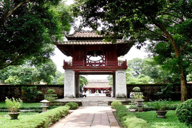Ho Chi Minh Complex & Temple of Literature Tour (half day) - Starting at the Ho Chi Minh Mausoleum