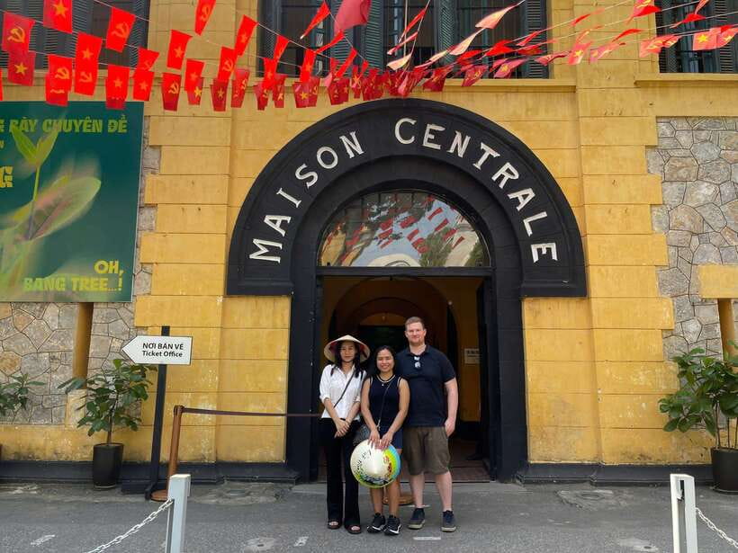 Hoa Lo Prison and Little Paris in Hanoi - The secret stop and the quieter side of the quarter