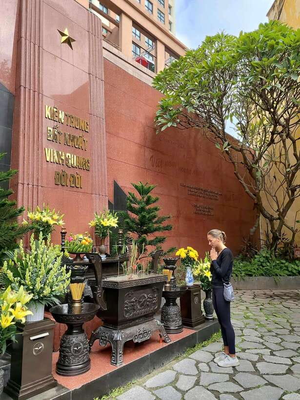 Hoa Lo Prison and Little Paris in Hanoi - Walking comfort, timing, and practical details