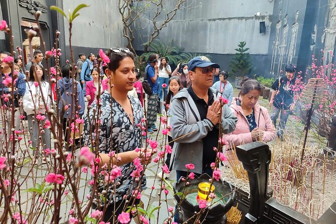Hoa Lo Prison and Little Paris Tour in Hanoi (French Quarter) - Trang Tien Ice Cream and everyday French influence