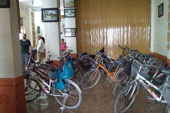 Hoa Lu - Tam Coc: Boat Trip and Bicycle Ride - Hoa Lu and the Dinh and Le temples