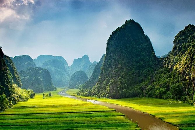 Hoa Lu - Tam Coc boat Trip and Mua Cave - Key points at a glance