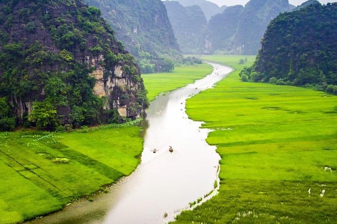 Hoa Lu - Tam Coc boat Trip and Mua Cave - Hoa Lu, Vietnam’s former royal capital