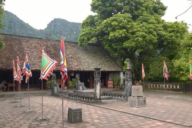 Hoa Lu - Tam Coc boat Trip and Mua Cave - Tam Coc’s three-cave boat ride