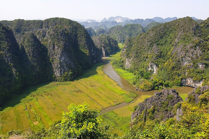 Hoa Lu Tam Coc Day Tours - Vietnamese buffet lunch at Tam Coc