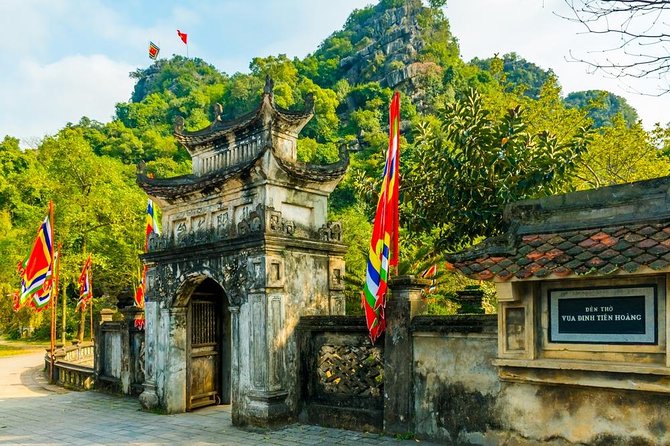 Hoa Lu - Tam Coc Full day Deluxe Small Group - Leaving Hanoi from the Old Quarter