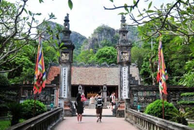 Hoa Lu Tam Coc Full Day Tour: Small Group Tour & Buffet Lunch