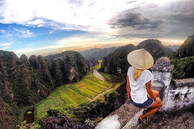 Hoa Lu - Tam Coc - Mua Cave 1 Day with Cycling, Hiking, Lunch - Tam Coc by bamboo boat