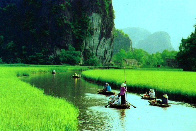 Hoa Lư Tam Coc & Mua Cave full day Including Buffets Lunch - Lunch at Tam Coc before the boat ride