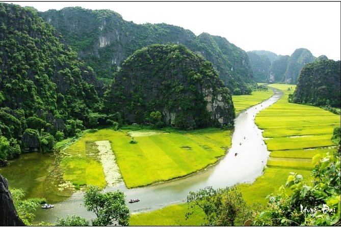 Hoa Lư Tam Coc & Mua Cave full day Including Buffets Lunch - Hoa Lu, Vietnam’s 10th-century capital