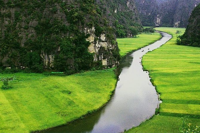 Hoa Lu -Trang An -Hang Mua Small Group Full day From Hanoi - Lunch at midday, with Vietnamese dishes
