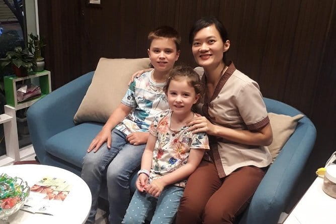 Hoang Spa Nourishing Shampoo & Head Shoulders Face Massage - Finding 3 Hàng Điếu in the Old Quarter