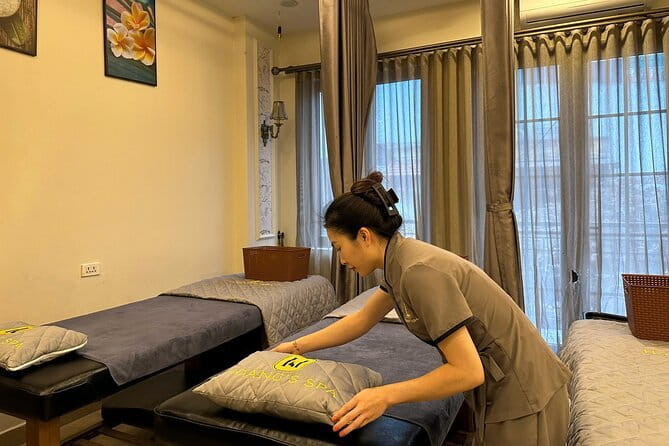 Hoang Spa Nourishing Shampoo & Head Shoulders Face Massage - Practical timing tips for your Hanoi day