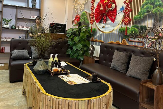 Hoang Spa Nourishing Shampoo & Head Shoulders Face Massage - Why the scalp massage matters after sightseeing