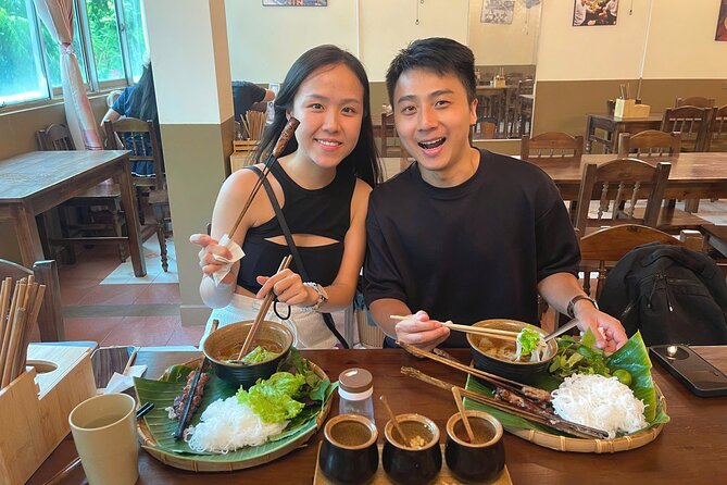 (HOT) Hanoi Guided Street Food and Train Street Tour with Local - Meeting Point, Timing, and Group Feel