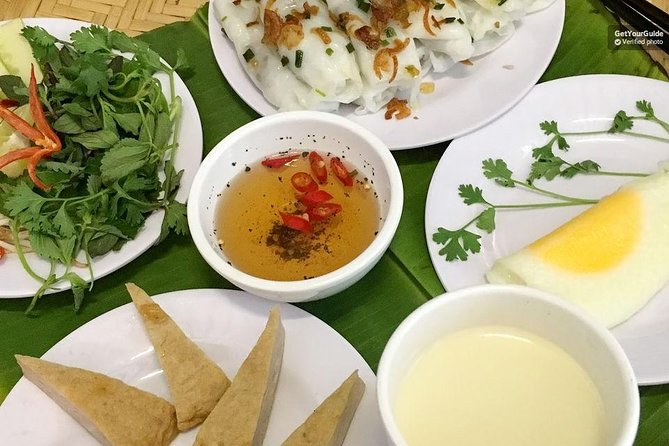 [HOT] Hanoi Old Quarter Walking Street Food - Small Group Tour - Train Street adds excitement, but timing is not guaranteed