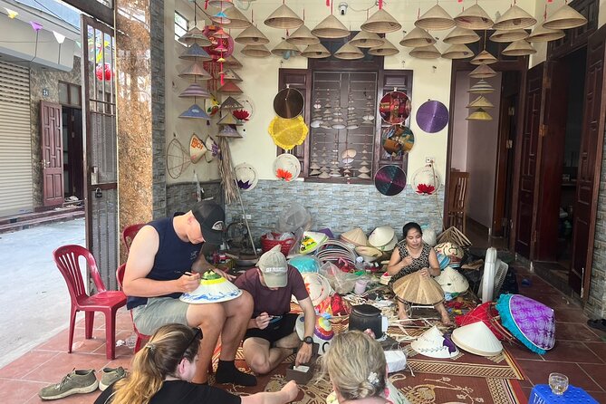 Incense Village, Hat & Lacquer Artisanal Tour Options From Hanoi - Getting there, group size, and the Hanoi return