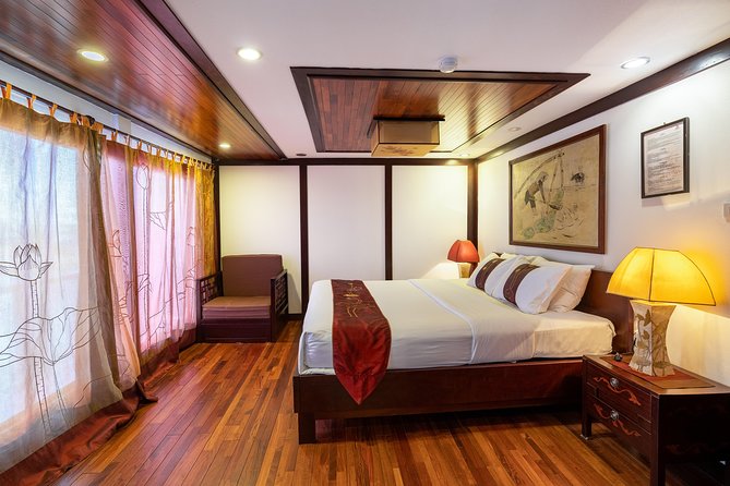 Indochina Sails Halong Bay - Surprise Cave and its hundred stone steps