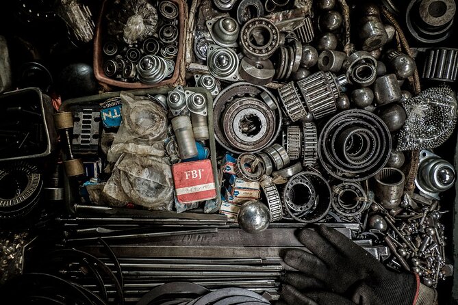 Into the Thieves Market Hanoi Photo Tour - Who will get the most from the $144 price