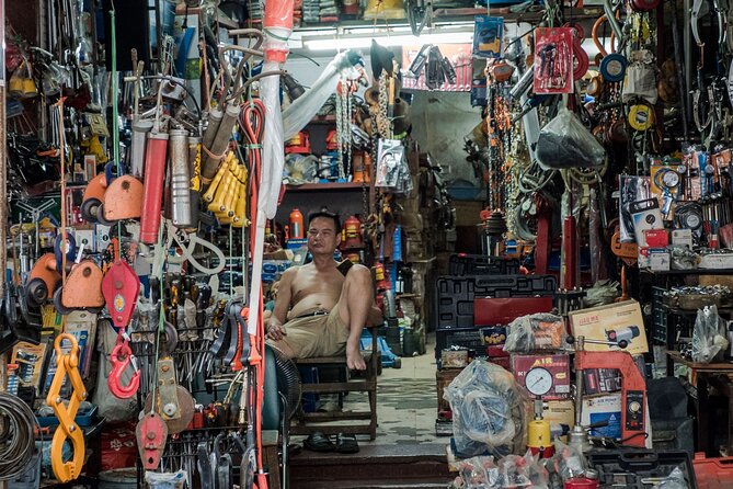 Into the Thieves Market Hanoi Photo Tour - Why the changing light matters for your camera