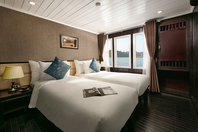 La Regina 2 days tour in Halong Bay & Bai Tu Long Bay - 4 star - Vung Vieng floating fishing village by bamboo boat