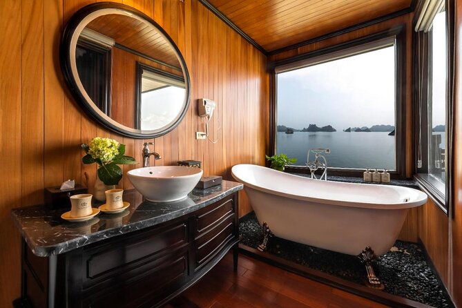 La Regina 3 days tour - Visiting Ha Long Bay & Lan Ha Bay - Why the third day matters on Ha Long Bay