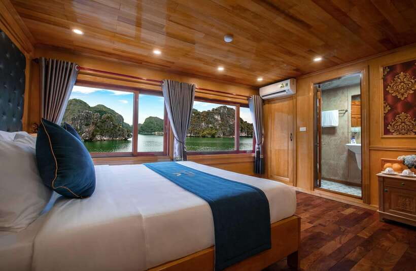 Lan Ha Bay: 2-Day Cruise with Meals, Activities and Pickup - Guides and the small-group feel
