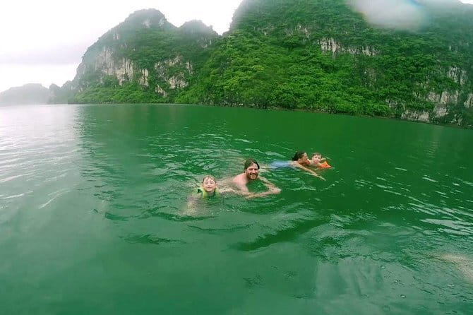 Lan Ha Bay 2 days tour with 3-star cruise - The 9:30 a.m. cooking class and return